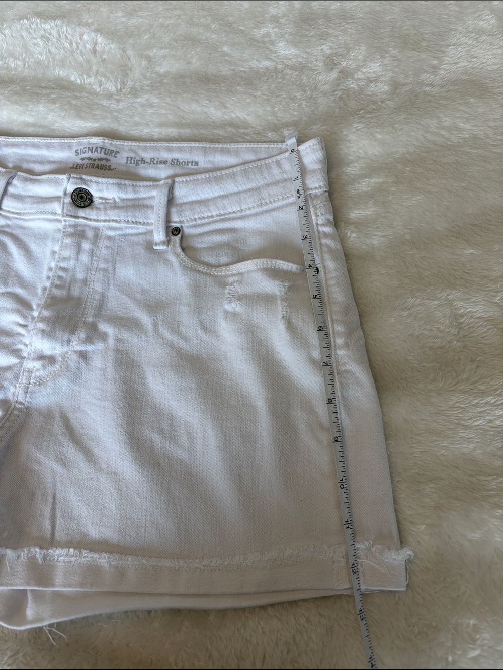 Signature by Levi Strauss High Rise Distressed Denim Shorts | Size 12 W31 - Picture 9 of 9